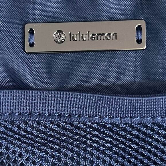 NWT Heritage 365 Camo Smoky Red Night Sea Multi lululemon Everywhere Belt Bag - Picture 10 of 12